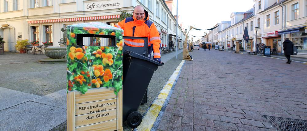 Zwölf dieser Abfallgaragen wurden in der Innenstadt neu aufgestellt.  