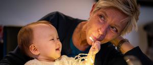 Jung und alt. Je mehr Jahre vergehen, desto schneller vergeht die Zeit. 