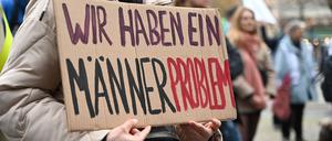 Die meisten Gewalttaten werden im sozialen Nahraum verübt. Partner und Familienangehörige – mehrheitlich Männer – sind häufig die Täter.