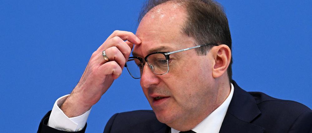 Hatte einen Anstieg der Zahlen häuslicher Gewalt sowie Gewalt gegen Frauen zu verkünden: Bundesinnenminister Alexander Dobrindt (CSU).