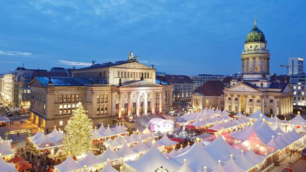 Der Weihnachtsmarkt auf dem Gendarmenmarkt findet seit 2003 statt.