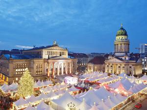 Der Weihnachtsmarkt auf dem Gendarmenmarkt findet seit 2003 statt.