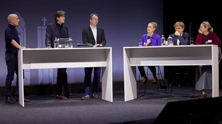 Alexander Sascha Wolf (l-r), Lorenz Maroldt, Peter Schenk, Manja Schreiner, Engelbert Lütke Daldrup und Angeliki Krisilion (IBB) beim Neustart Berlin.
Foto: Jörg Carstensen / FUNKE Foto Services