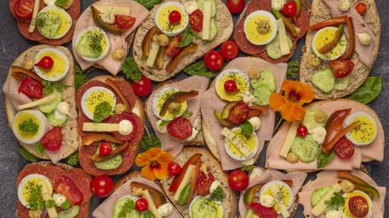 Appetitlich. Mit Besteck verzehrt, schmecken Schnittchen möglicherweise noch besser.