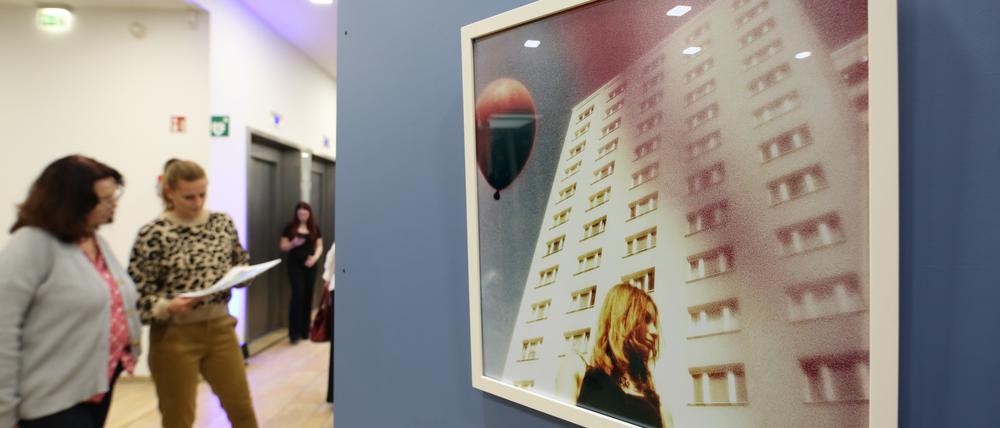 „Solana“ von Kathrin von Eye, zu sehen in der Ausstellung „Auf die Plätze“ im Gebäude der ProPotsdam.