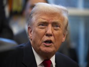 Wurde von einer Schweizer Delegation reich beschenkt: US-Präsident Donald Trump.