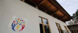 Die gesperrte Pestalozza-Schule im Ortsteil Groß Glienicke.