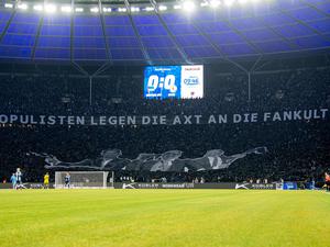 Herthas Fans protestieren gegen die Pläne der Politik.