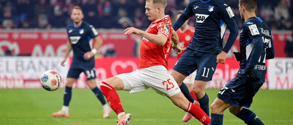 Hanche-Olsen köpfte ins eigene Tor.