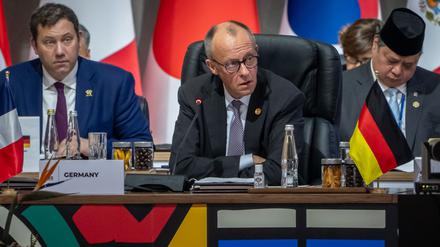 Kanzler Friedrich Merz (CDU) ist bei der Eröffnungssitzung des G-20-Gipfels zu sehen.