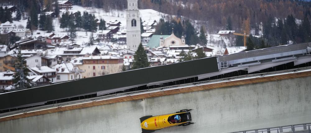  Laura Nolte aus Deutschland gewinnt das Monobob-Weltcuprennen in Cortina d'Ampezzo.
