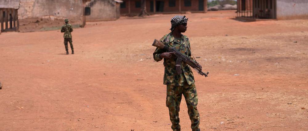 Sowohl kriminelle Banden als auch Terrormilizen entführen immer wieder Schulkinder in Nigeria. (Archivbild)