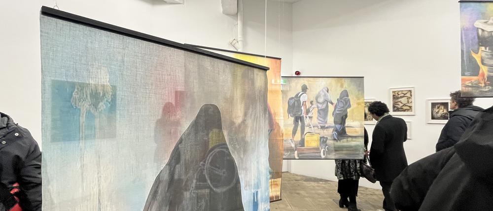 Blick in einen der Ausstellungsräume der Gaza Biennale Berlin Pavillon im Flutgraben.