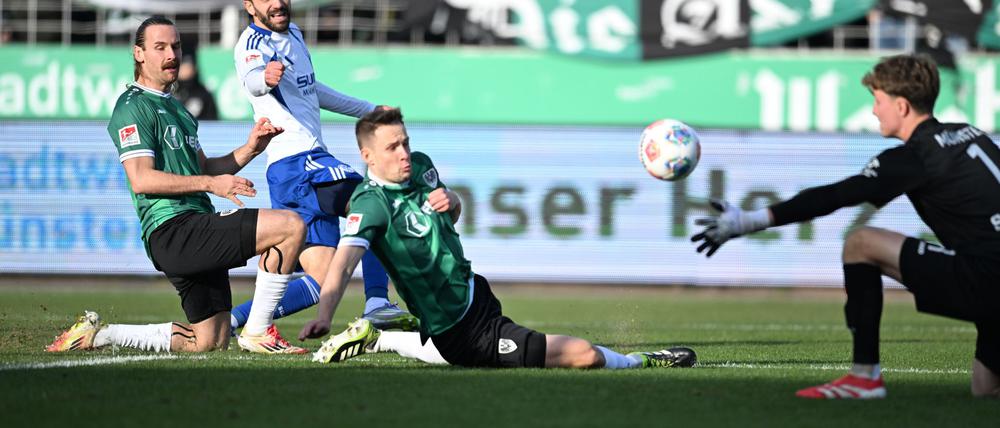 Münster und Schalke lieferten sich ein spannendes Spiel.