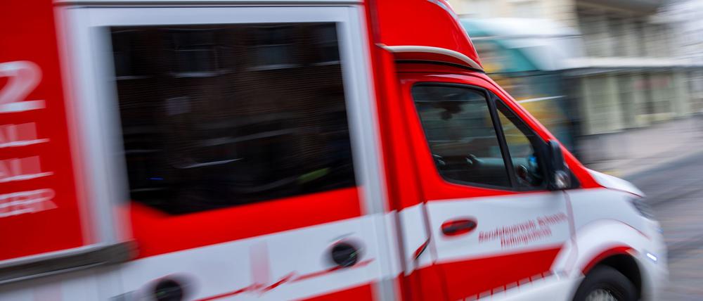 Die 70-Jährige wurde in ein Krankenhaus gebracht. (Symbolbild)