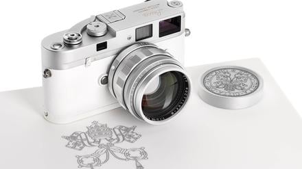 Die Kamera aus dem Besitz von Papst Franziskus brachte das 100-fache des Schätzpreises.