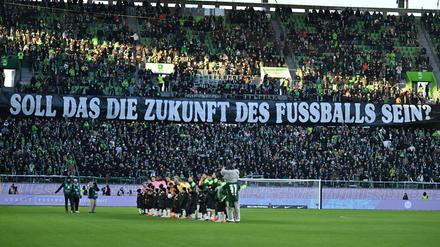 Die organisierten Fans wehren sich gegen geplante Maßnahmen durch die Politik.  