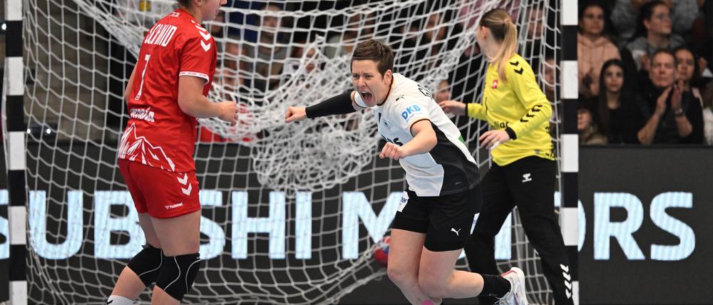 Die deutschen Handballerinnen haben den letzten WM-Test siegreich gestaltet.