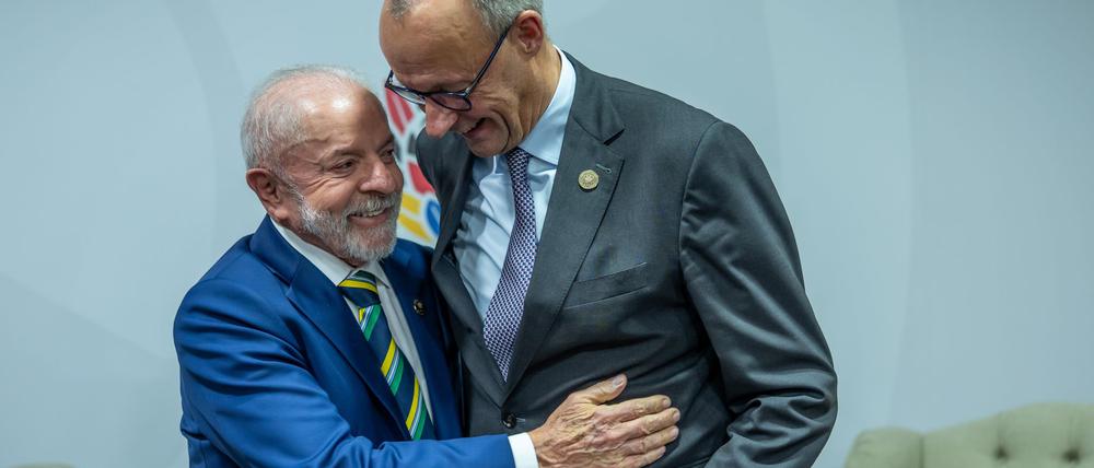 Das sieht schon fast so aus, als würden Merz und Lula miteinander tanzen.