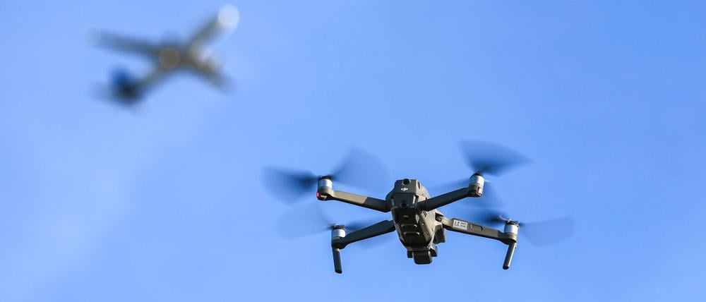 Über dem niederländischen Luftwaffenstützpunkt Volkel ist das Militär mit Waffen gegen Drohnen vorgegangen (Symbolbild).