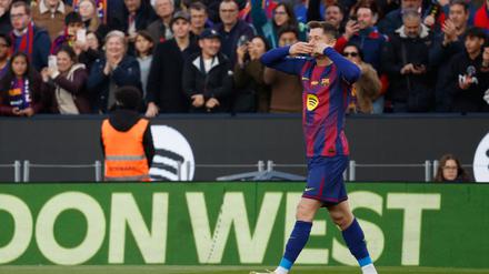 Robert Lewandowski leitet den Sieg bei der Rückkehr ins Camp Nou ein. 