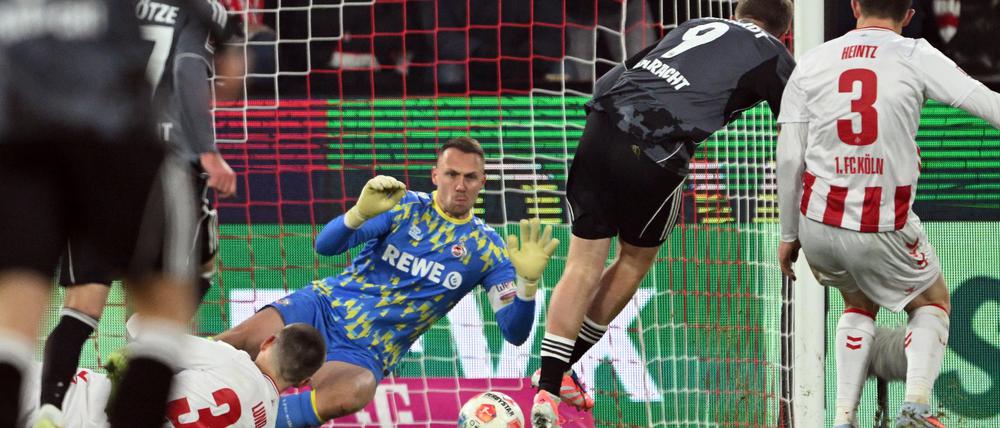 Frankfurts Jonathan Burkardt trifft zum 4:1