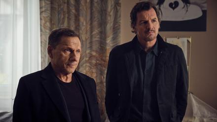 Thorsten Lannert (Richy Müller) und Sebastian Bootz (Felix Klare) rollen das Leben einer einsam gestorbenen jungen Frau auf.