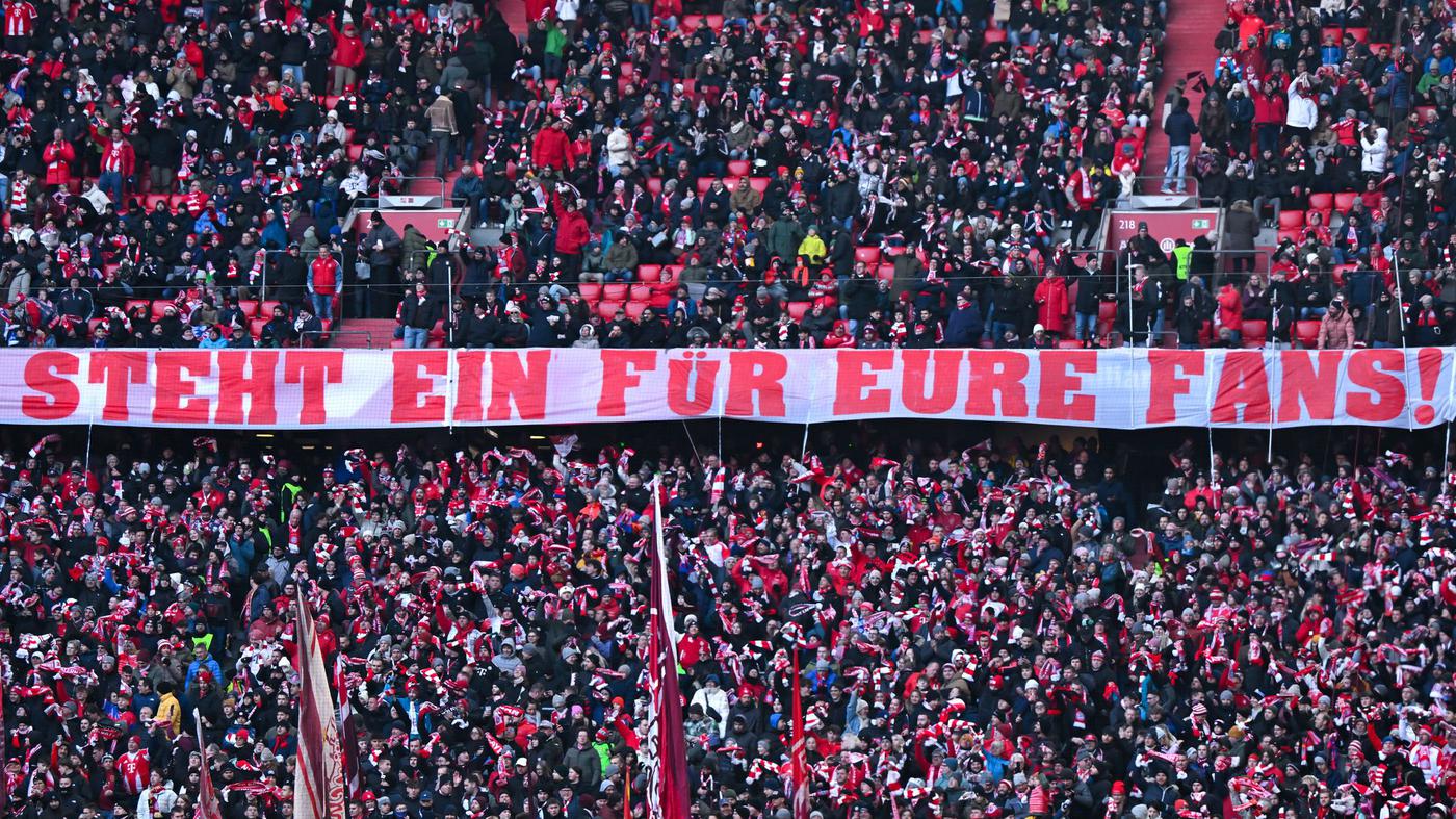 Fu-ball-Bundesliga-Bayern-Chef-Dreesen-zeigt-Verst-ndnis-f-r-Fan-Proteste