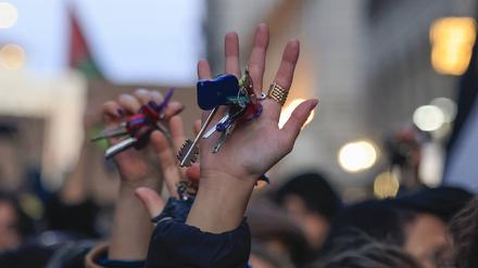 Der Schlüssel fürs Heim als Symbol für häusliche Gewalt