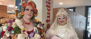 Die beiden Dragqueens Kaey und Vivian wollen Kindern die Angst davor nehmen, anders zu sein.