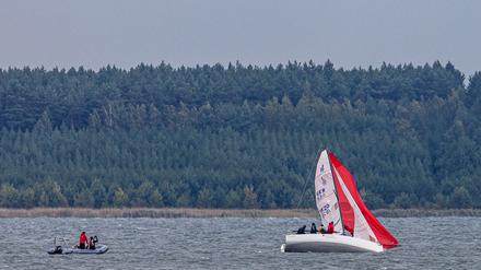 Auf dem Geierswalder See ist ein Mann über Bord gegangen. (Symbolbild)