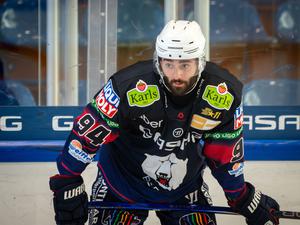 Angreifer Liam Kirk erzielte beim Sieg der Eisbären Berlin in Straubing drei Tore.