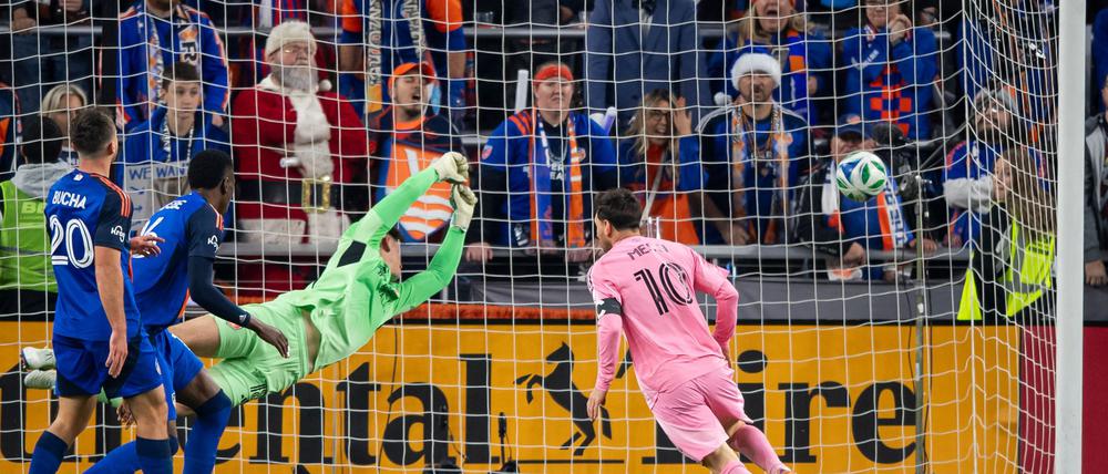 Weltmeister Lionel Messi trifft zur Führung für Inter Miami.