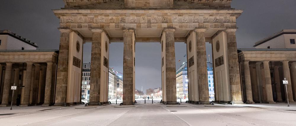 Der erste Schnee des Winters in Berlin fiel in der Nacht zum Montag.