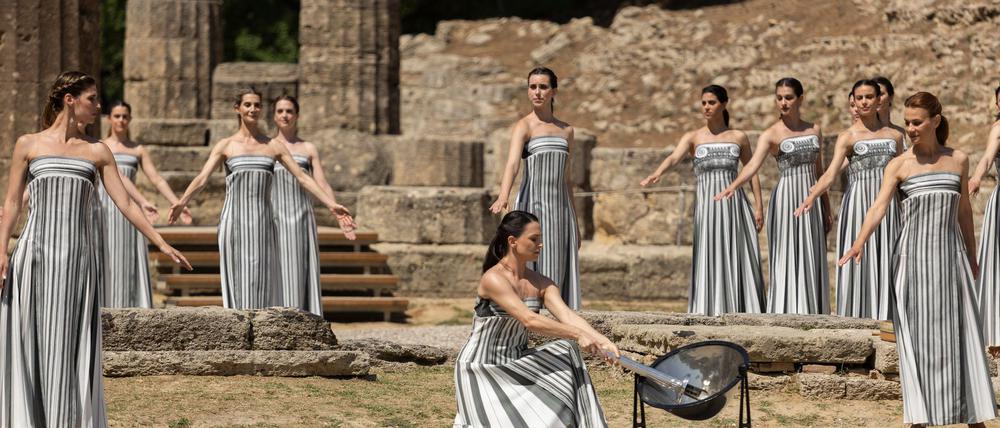 Wenn die Sonne nicht scheint, funktioniert es auch nicht mit der Entzündung des olympischen Feuers unter freiem Himmel. (Archivbild)