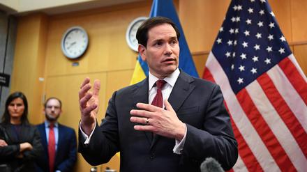 24. November 2025: US-Außenminister Marco Rubio spricht während einer Pressekonferenz in Genf, Schweiz, am 23. November 2025.