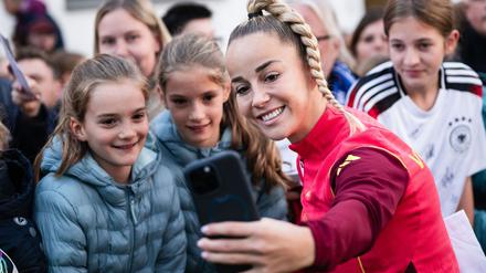 Da geht noch mehr: DFB-Kapitänin Giulia Gwinn hofft durch die Investitionen auf bessere Bedingungen in der Bundesliga. (Archivbild)