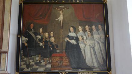 Spendenaktion „Vergessene Kunstwerke brauchen Hilfe“: Die Evangelische Kirche Berlin-Brandenburg-schlesische Oberlausitz (EKBO) sammelt Spenden für die Restaurierung eines Familiengemäldes in der Dorfkirche von Wagenitz im Havelland.