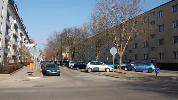 Die Große-Leege-Straße im Berliner Ortsteil Alt-Hohenschönhausen. Fotocredit: Christian Liebscher/Wikimedia Commons