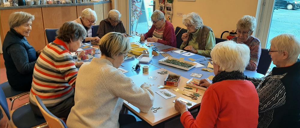 Vereinsleben im StadtteilLaden im Kirchsteigfeld e.V. mit Begegnungstreff, einem Flohfest und Kurse für die Anwohner.