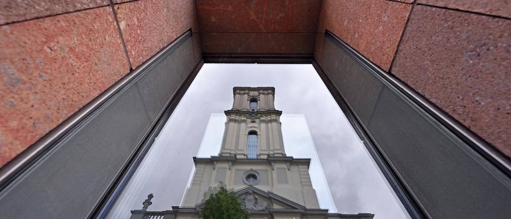Der Turm der Garnisonkirche an der Breiten Straße in Potsdam.