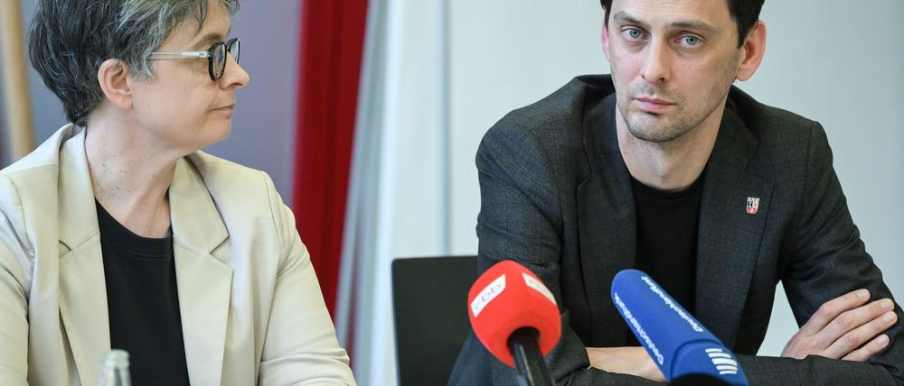 Die Noch-SPD-Landesvorsitzenden Nicola Böcker-Giannini und Martin Hikel halten ihren Rücktritt für den richtigen Schritt.