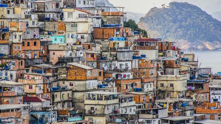 Blick auf Favela Cantagalo von Rio de Janeiro.
