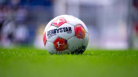 Ein Zuschauer der Partie bei Fortuna Düsseldorf ist gestorben. (Archivfoto)