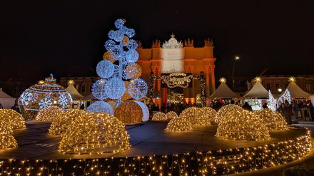 Der Brunnen auf dem Luisenplatz wurde zu einem stimmungsvollen Lichtermeer.