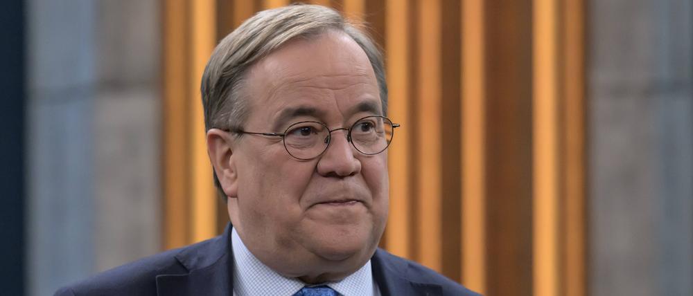 Armin Laschet (CDU), Vorsitzender des Auswärtigen Ausschusses des Deutschen Bundestages, zu Gast im TV-Talk bei Caren Miosga.