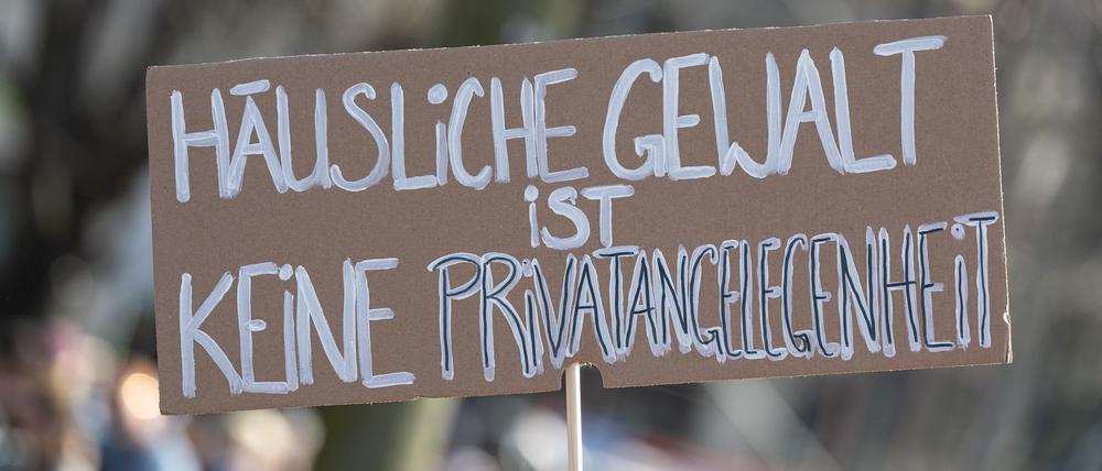 Rund 80 Prozent der betroffenen Menschen, die Gewalt in der Partnerschaft erleben, sind Frauen (Archivbild).