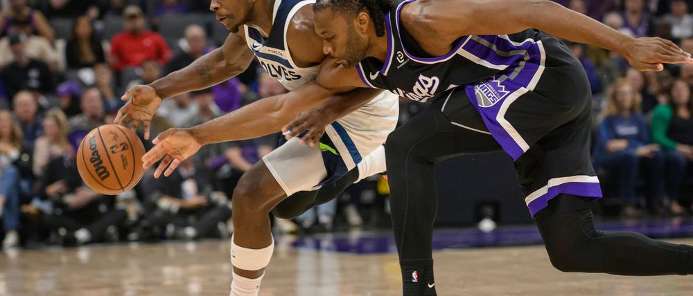 Edwards (links) spielte stark, zum Sieg in Sacramento reichte es nicht.