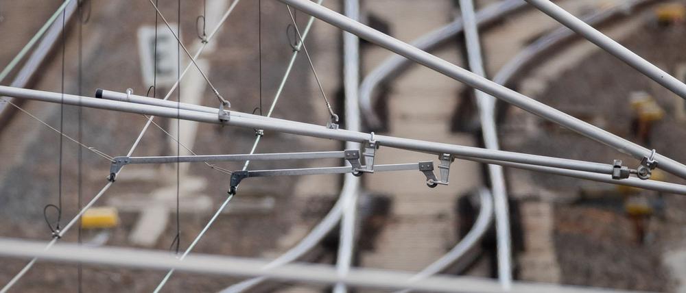 Pendler zwischen Berlin und Dresden brauchen weiter Geduld: Nach einem Unfall in Großenhain bleibt die Strecke beeinträchtigt. (Symbolbild)