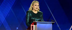 Erika Kirk spricht bei einer Veranstaltung.